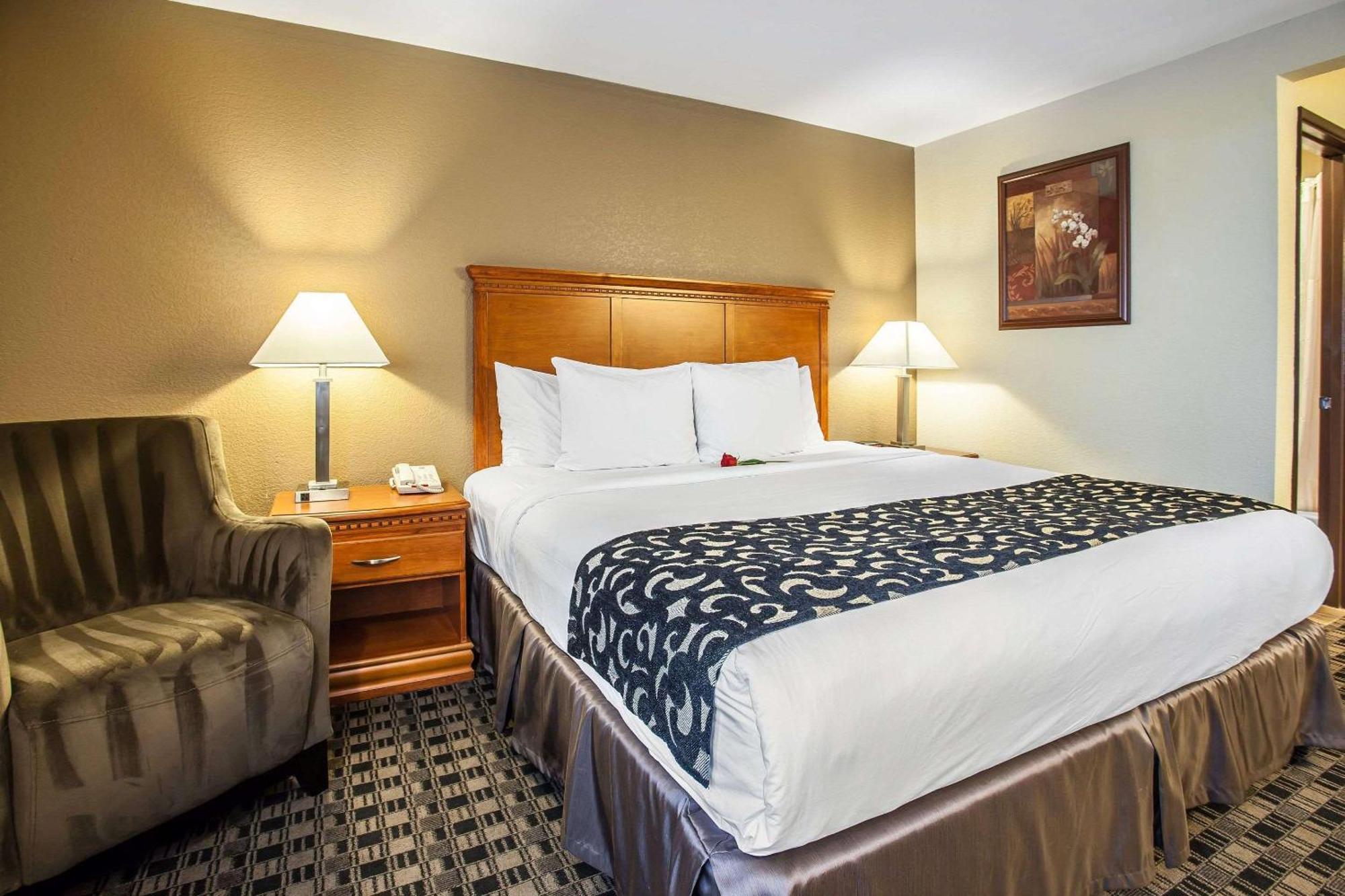 Clarion Inn Renton-Seattle Exteriör bild