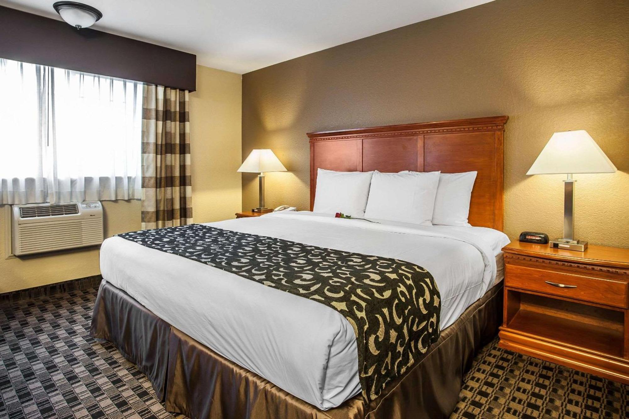 Clarion Inn Renton-Seattle Exteriör bild