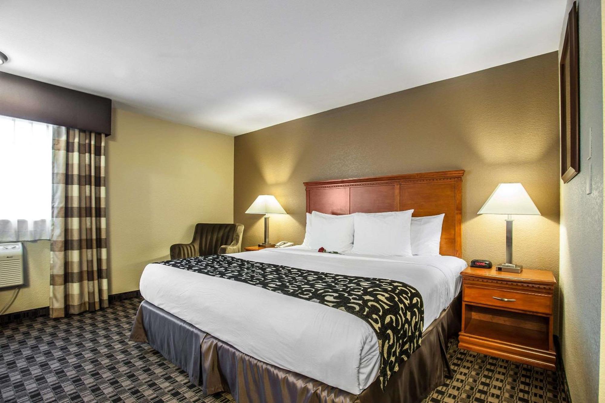 Clarion Inn Renton-Seattle Exteriör bild